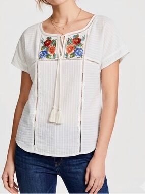 ANTHROPOLOGIE Under Skies Boho Embroidered White Women's Top w Tassels